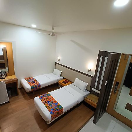 Rapid Lakme Executive Hotel Pune Exterior foto